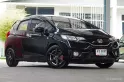 2017 Honda JAZZ 1.5 V+ i-VTEC รถเก๋ง 5 ประตู ออกรถ 0 บาท-2