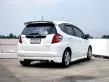 2010 Honda JAZZ 1.5 V รถเก๋ง 5 ประตู -3