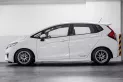 2014 Honda JAZZ 1.5 S i-VTEC รถเก๋ง 5 ประตู -1