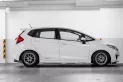 2014 Honda JAZZ 1.5 S i-VTEC รถเก๋ง 5 ประตู -2