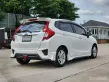 2016 Honda JAZZ 1.5 V i-VTEC รถมือเดียว สภาพใหม่มาก-15