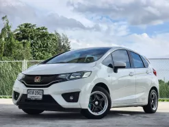 2015 Honda JAZZ 1.5 S i-VTEC รถเก๋ง 5 ประตู 