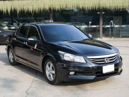 2010 Honda ACCORD 2.0 E i-VTEC รถเก๋ง 4 ประตู 