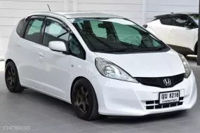 2011 Honda JAZZ 1.5 V i-VTEC รถเก๋ง 5 ประตู ดาวน์ 0%ตัวไมเนอร์เช้นท์ ขับดีมากคันนี้