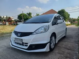 ขาย รถมือสอง 2012 Honda JAZZ 1.5 V i-VTEC รถเก๋ง 5 ประตู 