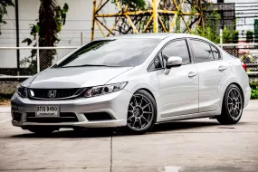 2014 Honda CIVIC 1.8 S i-VTEC รถเก๋ง 4 ประตู 