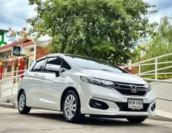 2019 Honda JAZZ 1.5 V+ i-VTEC รถเก๋ง 5 ประตู ดาวน์ 0%