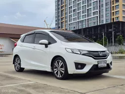 2015 Honda JAZZ 1.5 SV i-VTEC รถบ้านมือเดียว เช็คศูนย์ Honda ทุกระยะ