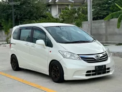 2013 Honda Freed 1.5 E รถตู้/MPV ออกรถฟรีดาวน์