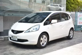 2008 HONDA JAZZ 1.5 V รถเจ้าของเดียว ไม่เคยมีชนหนักหรือจมน้ำ ภายในภายนอกสวยงาม ไม่มีประเด็น