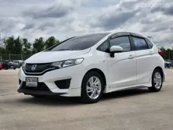 2016 Honda JAZZ 1.5 V i-VTEC รถมือเดียว สภาพใหม่มาก