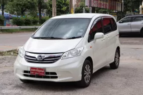 2012 Honda Freed 1.5 E mpv รถสวย ผ่อน 6,***/6ปี