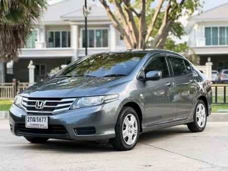 2013 Honda CITY 1.5 S i-VTEC รถเก๋ง 4 ประตู 