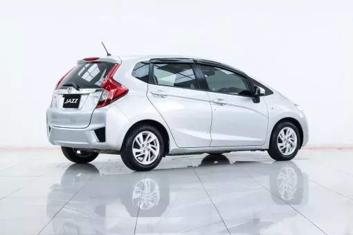 2A410 Honda JAZZ 1.5 V i-VTEC รถเก๋ง 5 ประตู 2015 