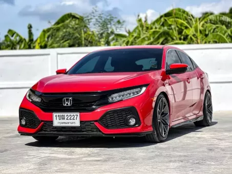 2018 Honda CIVIC 1.5 Turbo รถเก๋ง 5 ประตู พร้อมของแต่งหล่อๆ