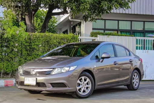 2014 Honda CIVIC 1.8 S รถเก๋ง 4 ประตู 