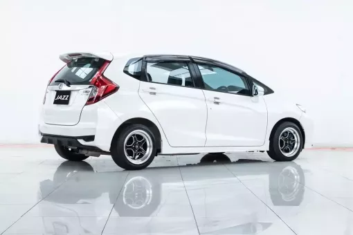 2A484 Honda JAZZ 1.5 RS i-VTEC รถเก๋ง 4 ประตู 2018