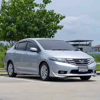 2013 Honda CITY 1.5 V i-VTEC รถเก๋ง 4 ประตู 