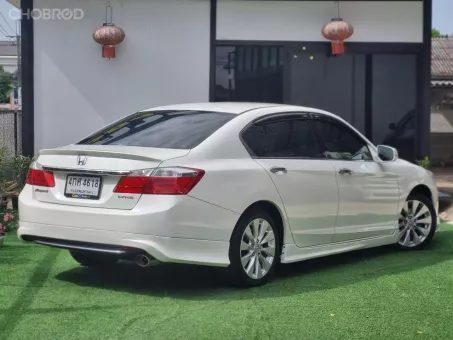 2015 Honda ACCORD 2.0 EL i-VTEC รถเก๋ง 4 ประตู ออกรถ 0 บาท รถมือสองสภาพดี